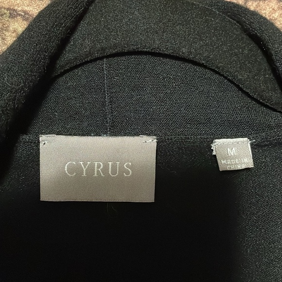 Cyrus Elegant Long Cardigan - Picture 3 of 4